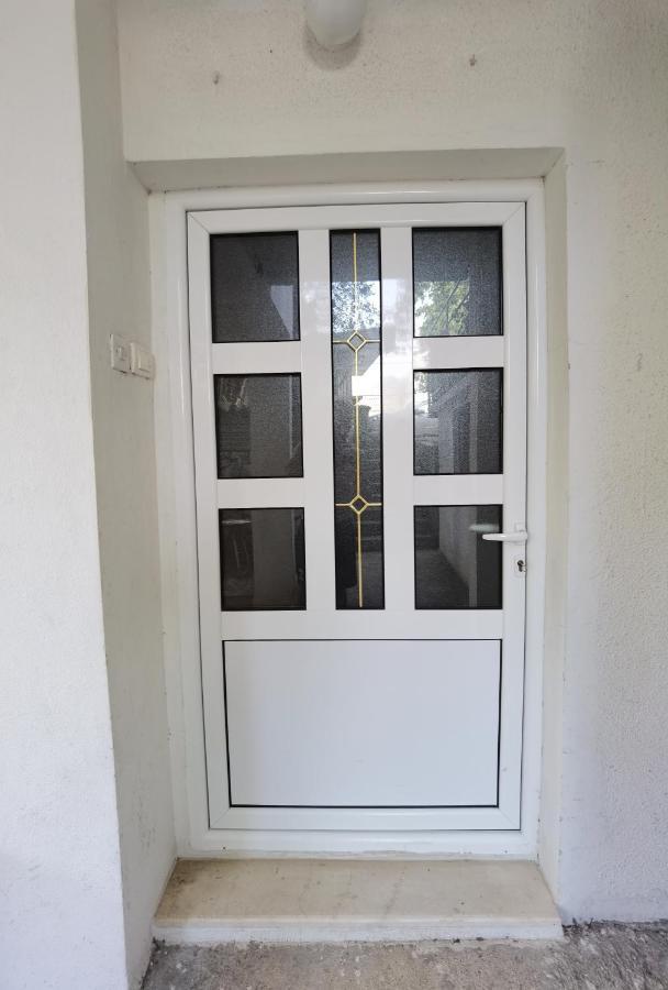 Nikolic Apartmani 巴尔 外观 照片